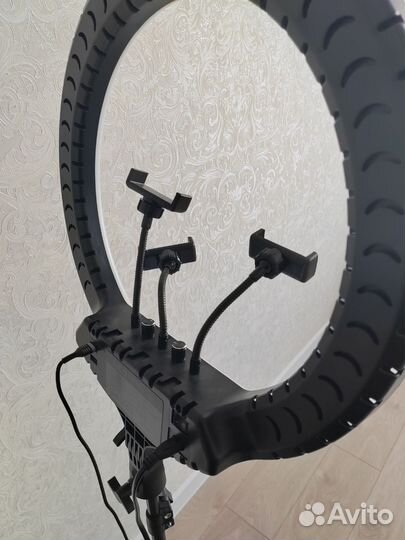 Кольцевая лампа 45 см со штативом