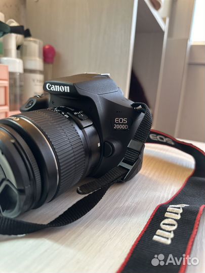 Фотоаппарат Canon 2000d