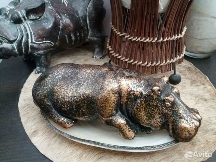 Фигурка бегемот 20 см