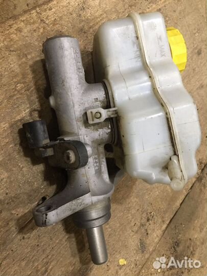 Главный тормозной цилиндр Volkswagen polo