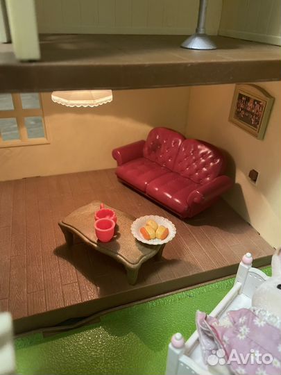 Игрушечный дом со светом Сильваниан Фемели