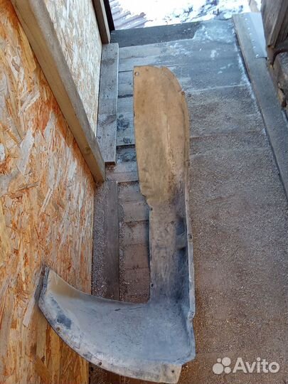 Локер передний правый Audi 100 (C3) III (1982–1987)