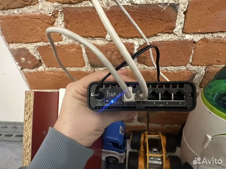 Роутер mikrotik hap ax2