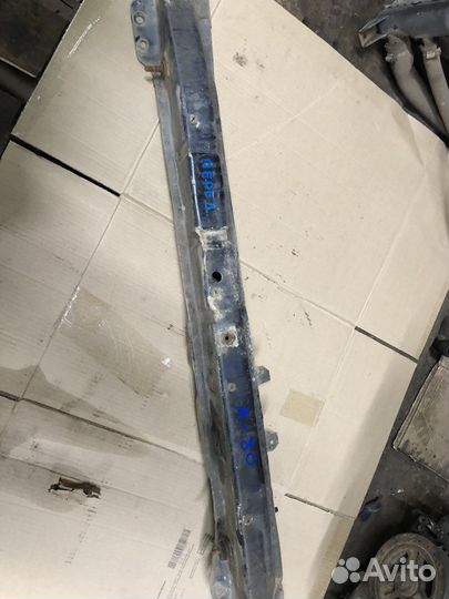 Передний усилитель бампера Audi 80 B3