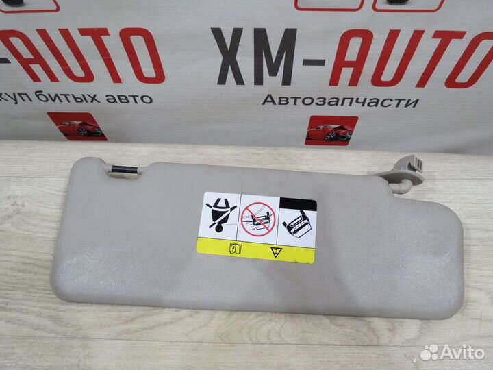 Козырек солнцезащитный левый Renault Daster