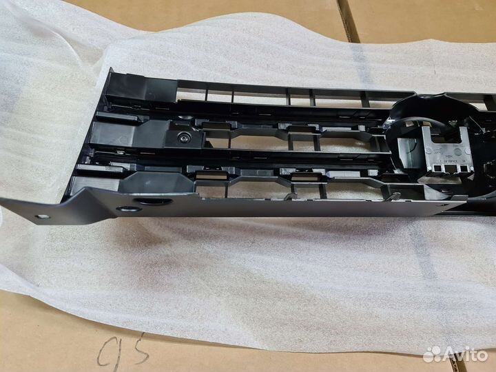 В наличии Решетка радиатора Volkswagen Teram