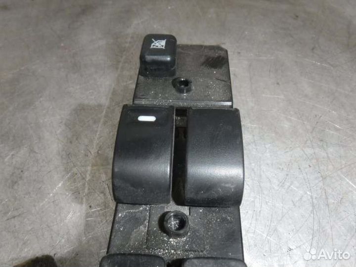 Блок управления стеклоподъемниками передний левый