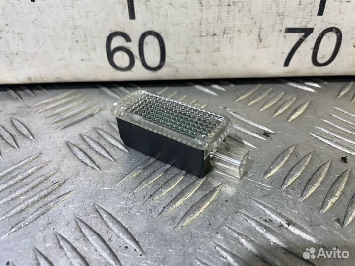 Б/У Плафон салонный Audi#002