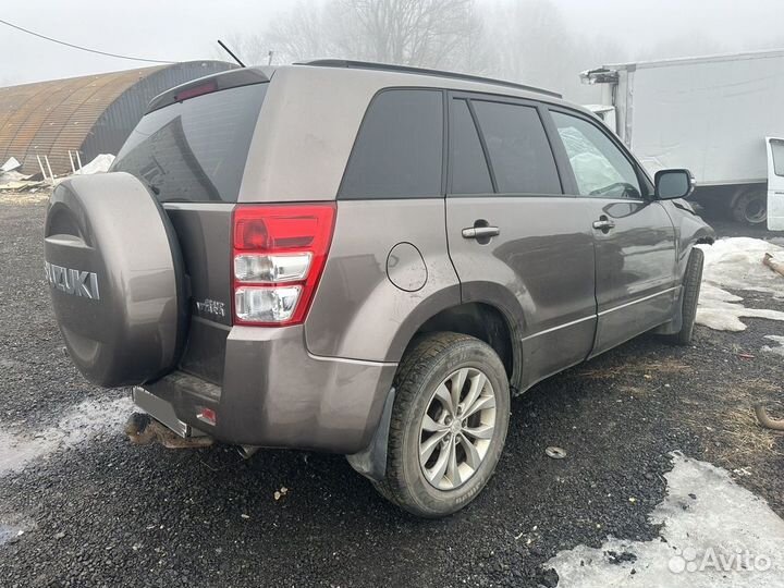 Suzuki Grand Vitara 2.0 AT, 2014, битый, 160 000 км