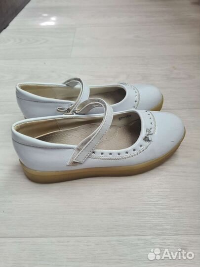 Туфли для девочки 32 рр