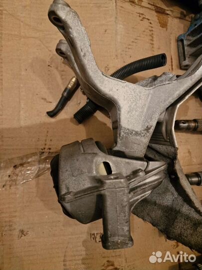 Опора подушка двигателя Audi A4 1.8 cdha 8K0199381