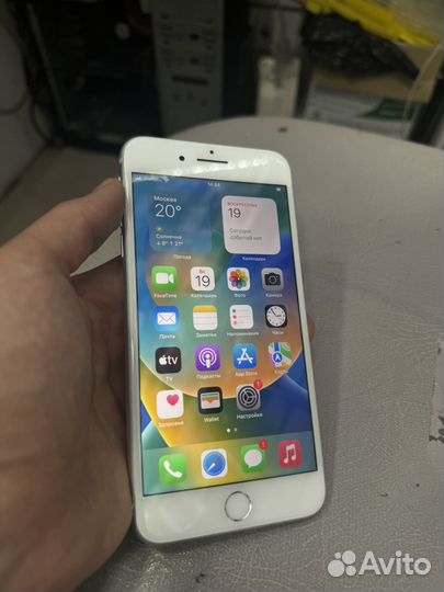 iPhone 8 Plus, 64 ГБ