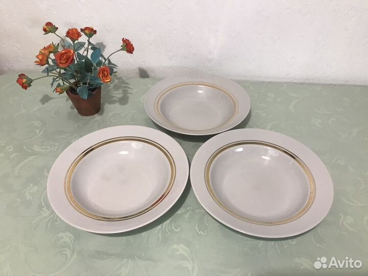 Тарелки, чайник