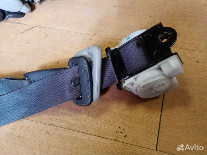 Ремень безопастности задний Мицубиси Аутлендер 1