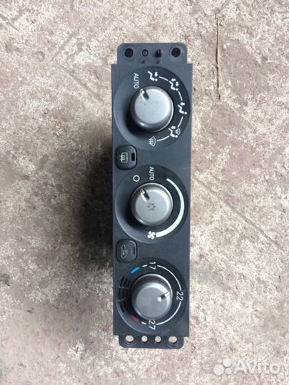 Блок управления печкой Lancer 9