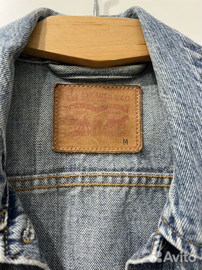 Джинсовая куртка levis