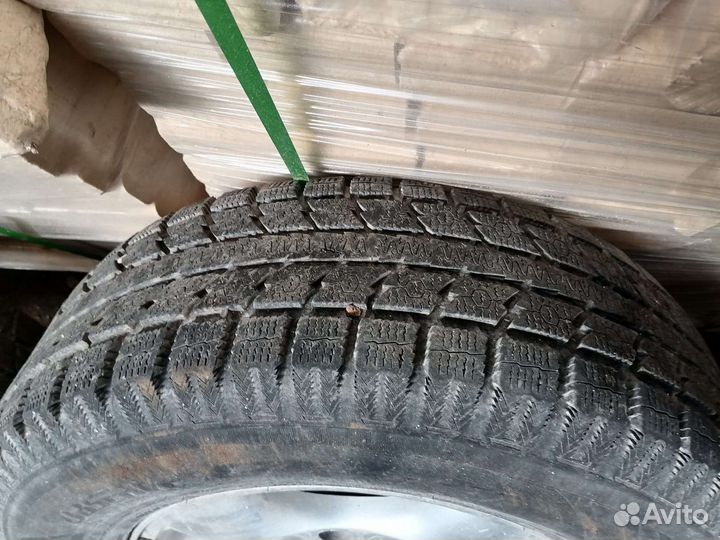 Toyo Observe GSi-5 235/70 R16