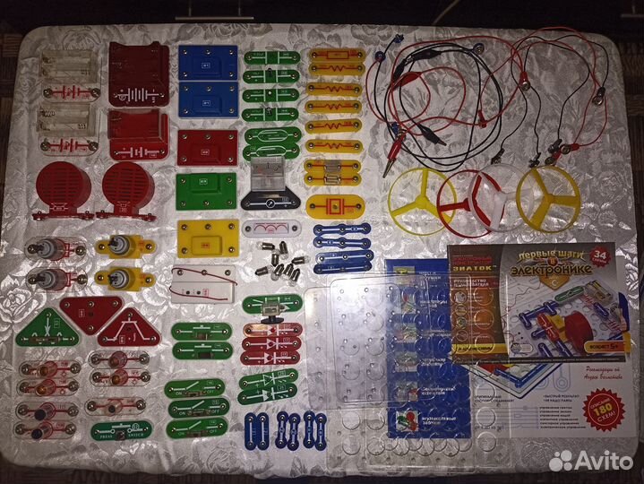 Детали для электронного конструктора знаток