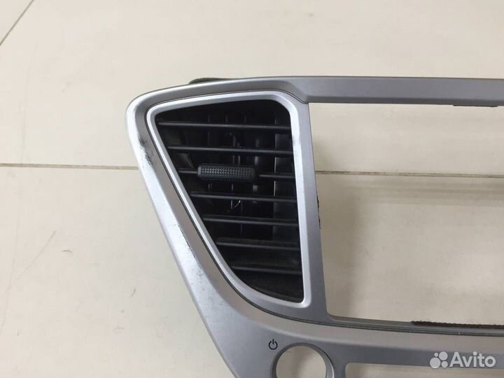 Рамка магнитолы Hyundai Solaris 2017