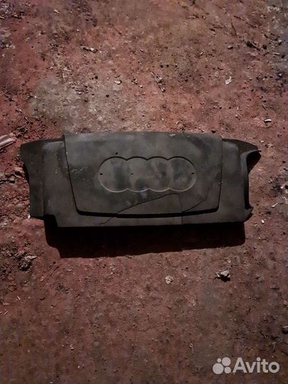 Декоративная накладка двигателя audi A6 C6