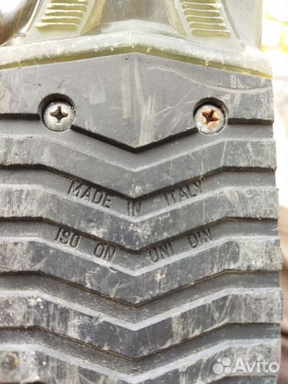 Горнолыжные ботинки