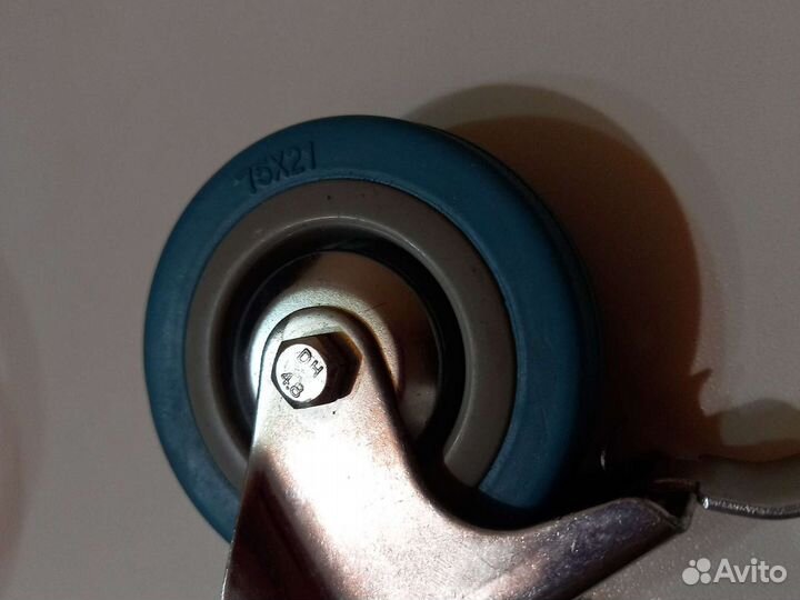 Колесо аппаратное с болтом