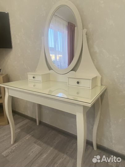 Туалетный столик с зеркалом IKEA Hemnes (Хемнэс)