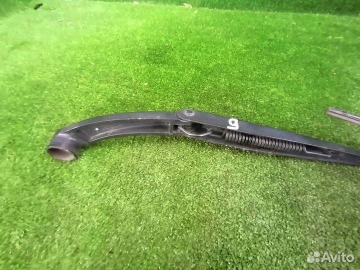 Дворник левый Chevrolet Cruze J300 F18D4 2010