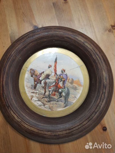 Настенная тарелка