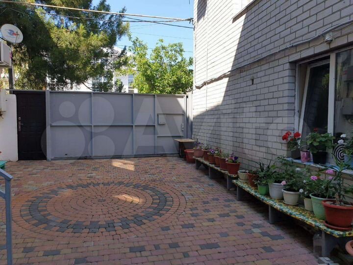 Комната 15 м² в 4-к., 2/2 эт.