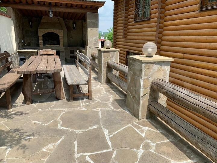 Дом 200 м² на участке 5 сот.