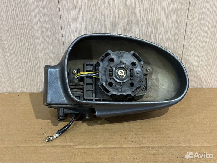 Корпус зеркала правого Hyundai Sonata EF