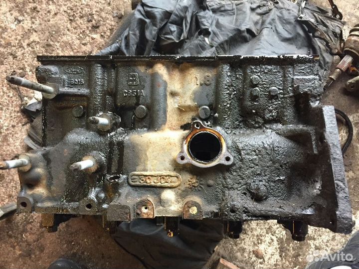 Блок двигателя Форд Фокус Ford Focus 1 1,8 Zetec-E
