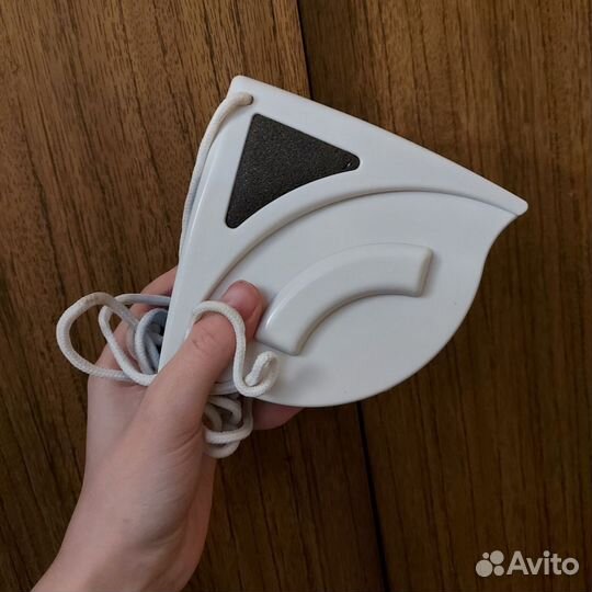 Магнитный стеклоочиститель