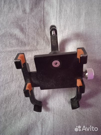 Крепление для смартфона на руль