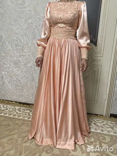 Вечернее платье