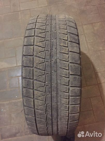 Bridgestone Blizzak DM-V1 235/55 R17