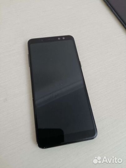 Телефон Samsung A8 2018