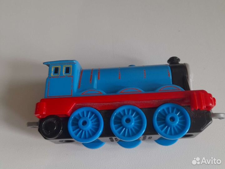 Игрушка Паровозик Томас в хорошем состояни