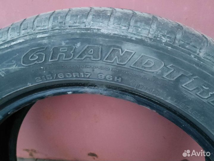 Dunlop Grandtrek ST20 215/60 R17