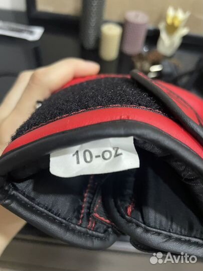 Боксерские перчатки 10 oz