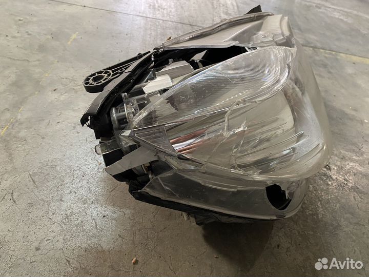 Фара перед левая