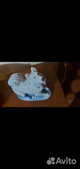 Статуэтка фарфор