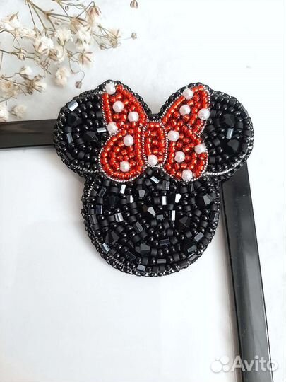 Брошь из бисера