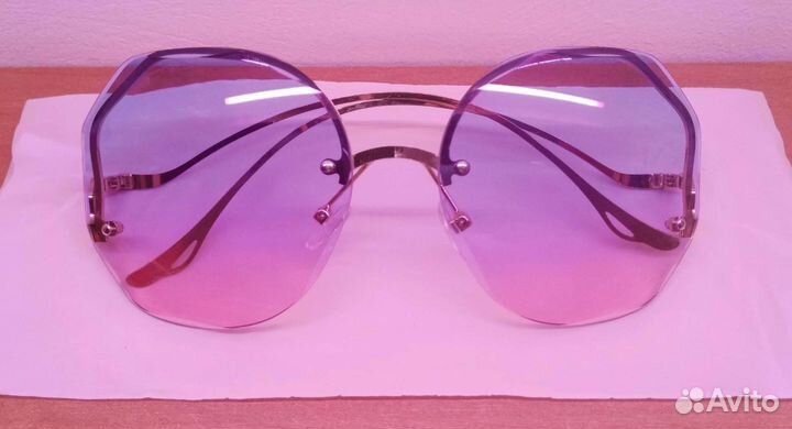 Новые солнцезащитные очки