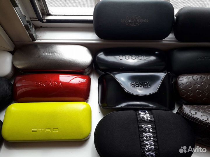 Новые фирменные футляры для очков