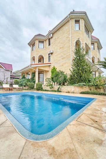 Дом 300 м² на участке 7 сот.