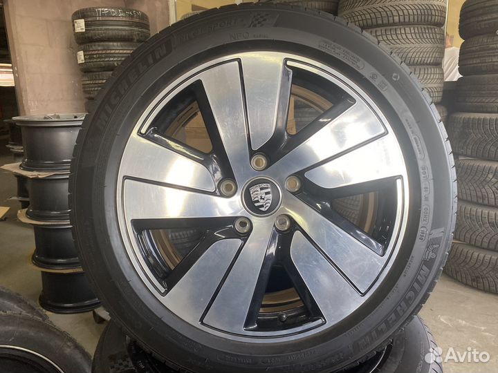 Оригинальные колеса Porsche Taycan R19