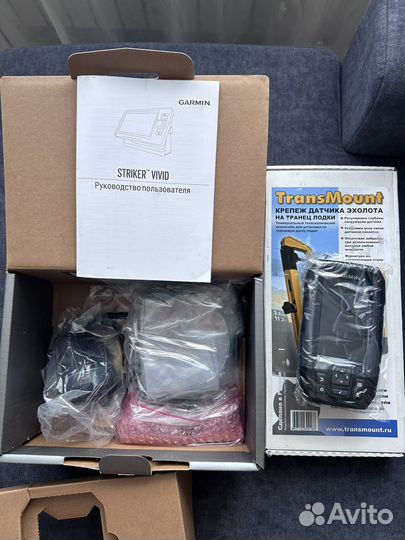 Garmin gstriker vivid 4CV + transducer
