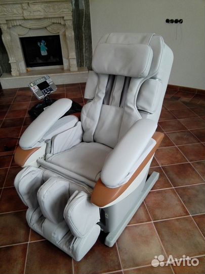 Перетяжка массажных кресел